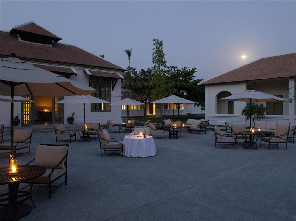 Amantaka Resort Луанг Прабанг Ресторант снимка